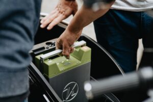 Beyond Lithium: India’s Energy Storage Revolution in 2025 – What’s Powering Your Android Next?