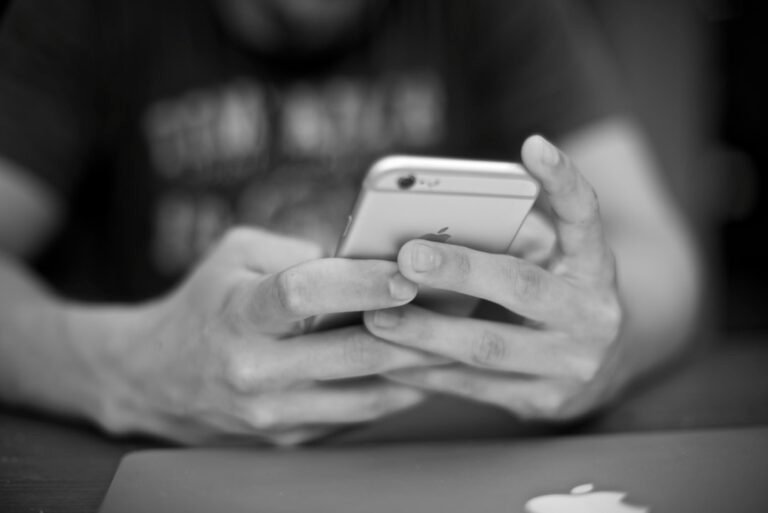India’s Premium Smartphone Boom: Unlock a High-End Experience on Your Android, No Upgrade Needed!
